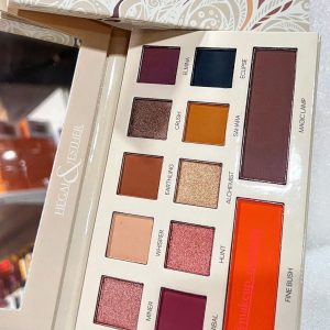 HEGAI & ESTHER EYESHADOW PALLETTE