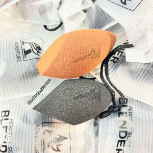 ADVENTURE BEAUTY BLENDER